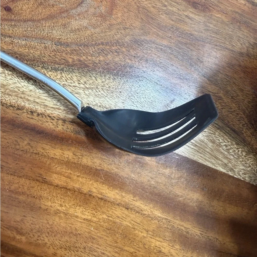 VINTAGE EKCO SLOTTED SERVING SPOON UTENSIL HEAT RESISTANT PLASTIC NYLON 11” USA